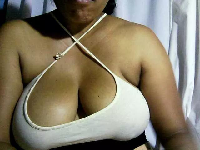 MIRANDAW on BongaCams 