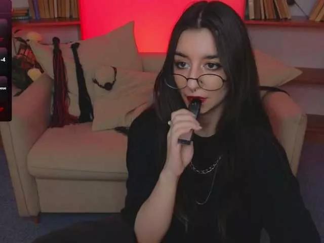 Freechat MistressMarcelline on BongaCams