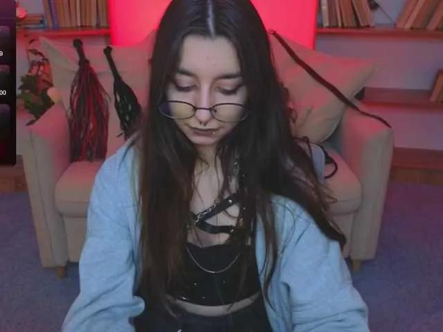 Freechat MistressMarcelline on BongaCams