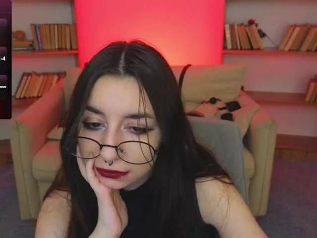 Freechat MistressMarcelline on BongaCams