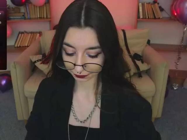 Freechat MistressMarcelline on BongaCams