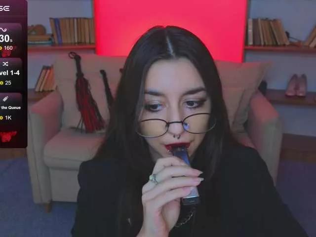 Freechat MistressMarcelline on BongaCams