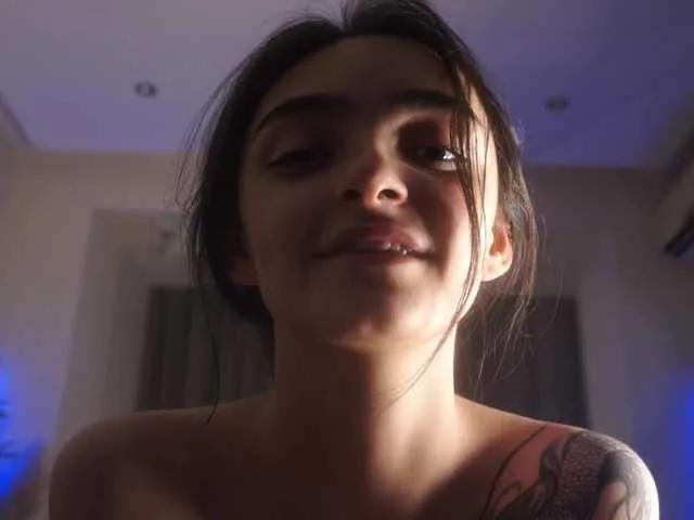 Morena-Dolcce on BongaCams