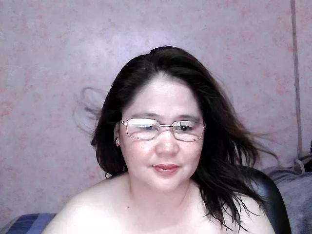NICEtitspinay on BongaCams 