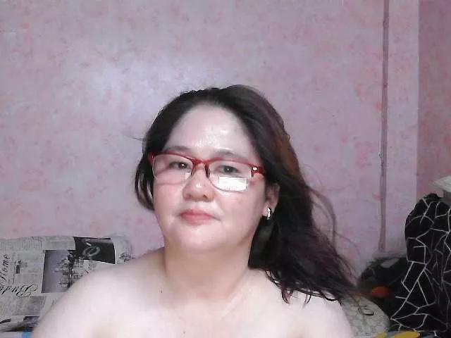 NICEtitspinay on BongaCams 