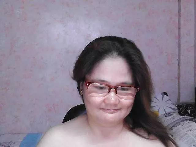NICEtitspinay on BongaCams 
