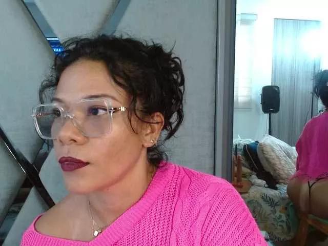 paula-daniela1 on BongaCams 