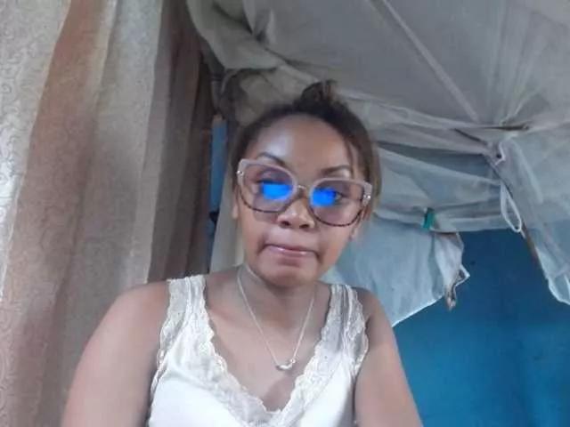 pretty-ass on BongaCams 