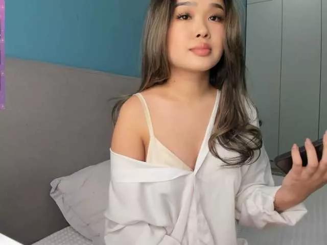 Rae-lil on BongaCams 
