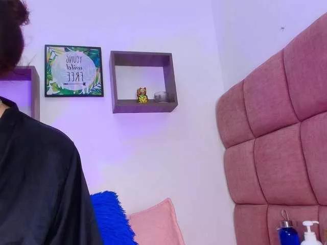 rayne-lor on BongaCams 