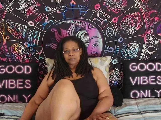 RenaeCumsAlot on BongaCams 