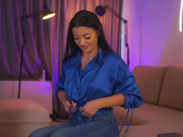 RheaSinn on BongaCams 
