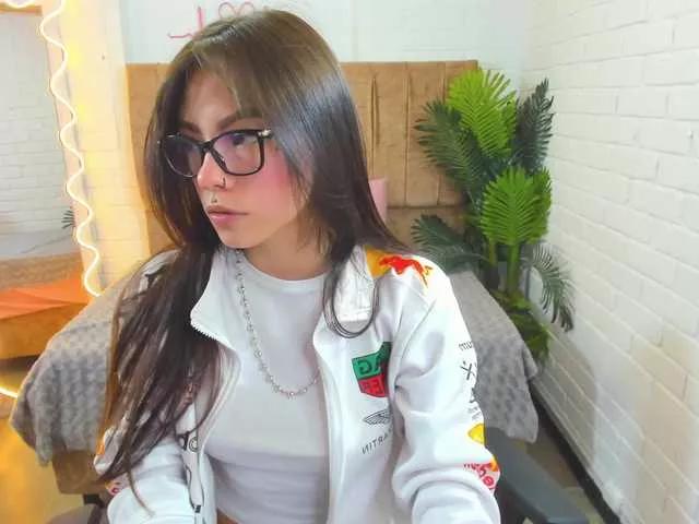Roxanne-tay on BongaCams 