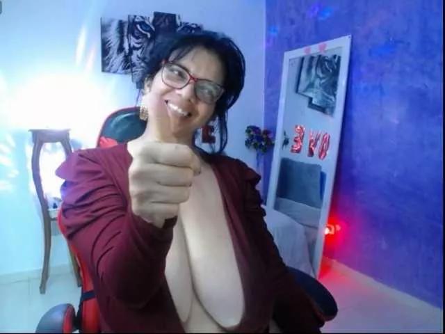 SaraSmith2 on BongaCams 