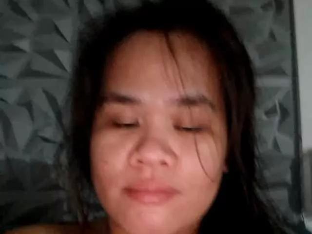 sexyasian27 on BongaCams 