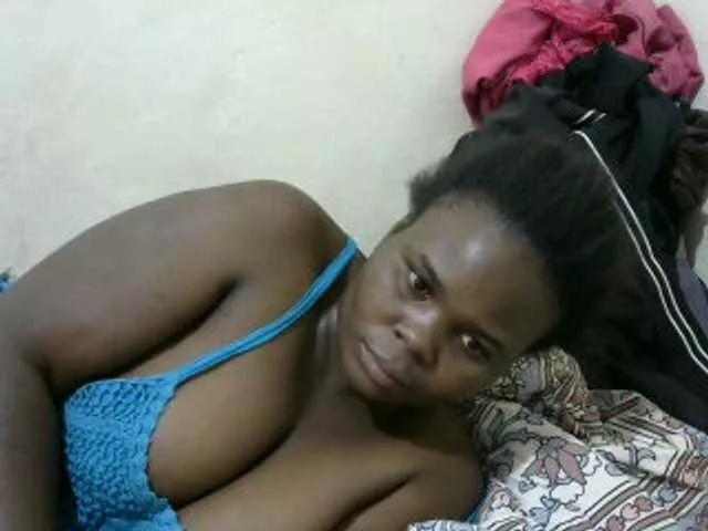 Sexycandy2 on BongaCams 