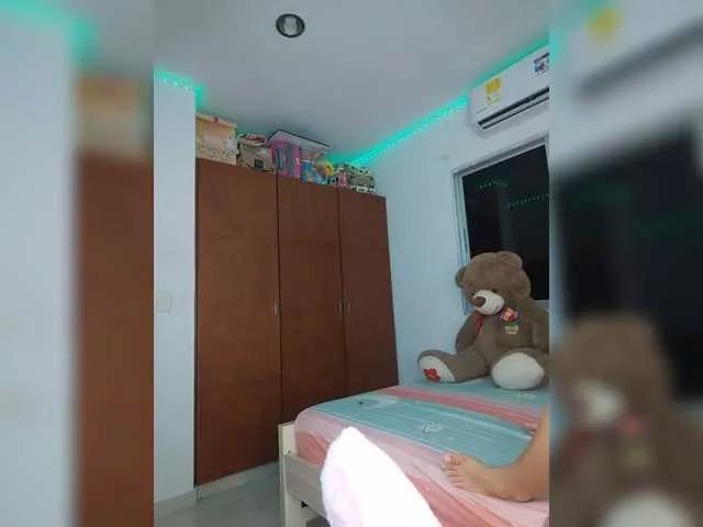 sharadreams on BongaCams 