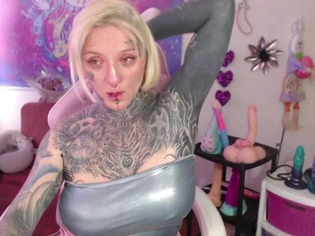 sloppytitss on BongaCams 