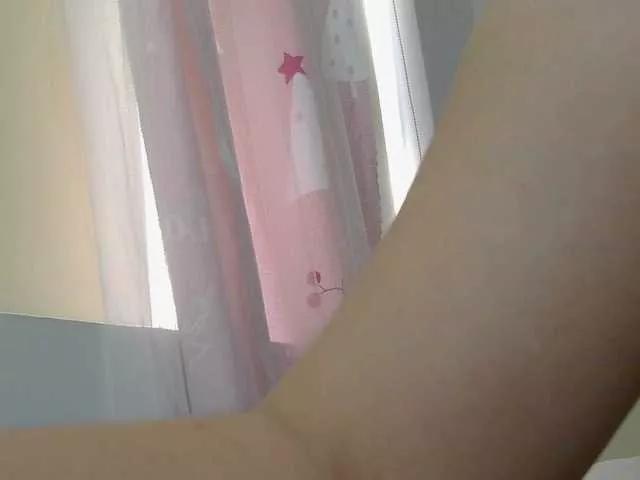 Snow-hot99 on BongaCams 