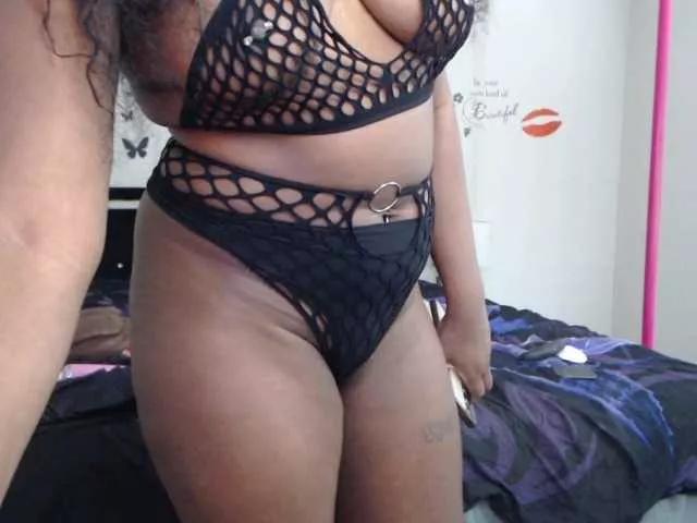 tyrabella on BongaCams 