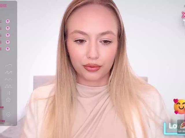 vickyblondiua on BongaCams 