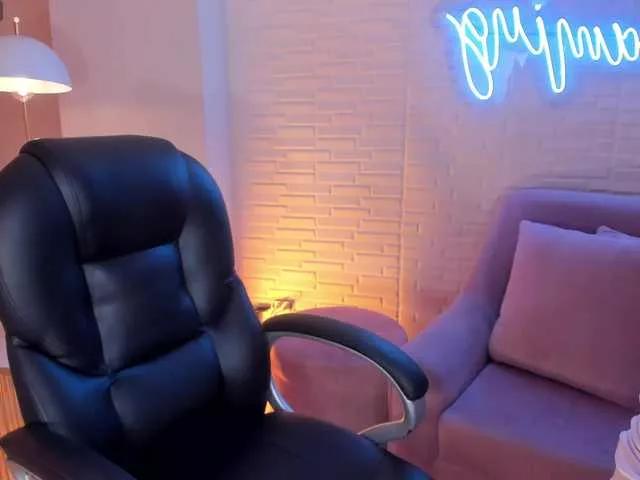 VictoriaMilan on BongaCams 