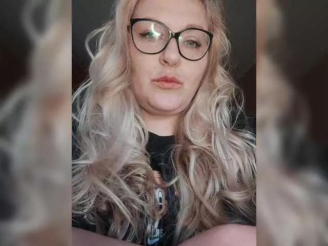 WifeyNusha on BongaCams