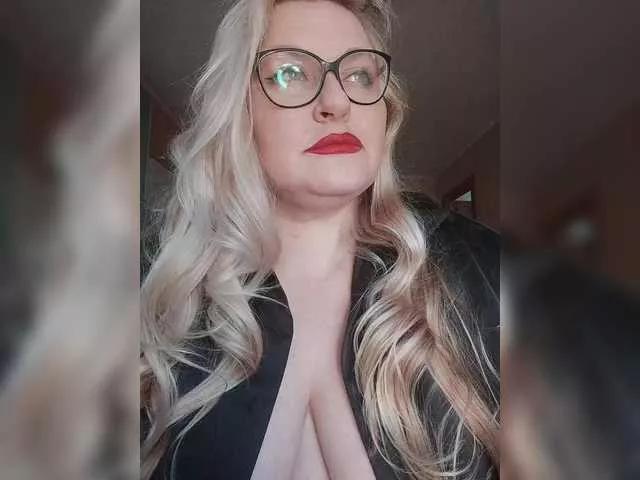 WifeyNusha on BongaCams