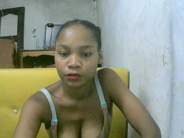 yasmine5001 on BongaCams 