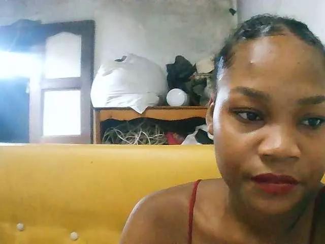 yasmine5001 on BongaCams 