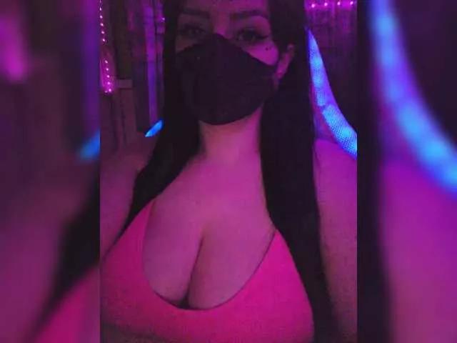 YennSI on BongaCams 