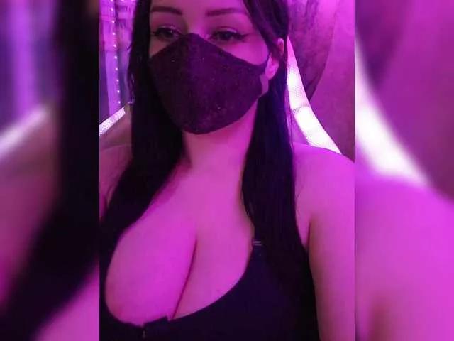 YennSI on BongaCams 