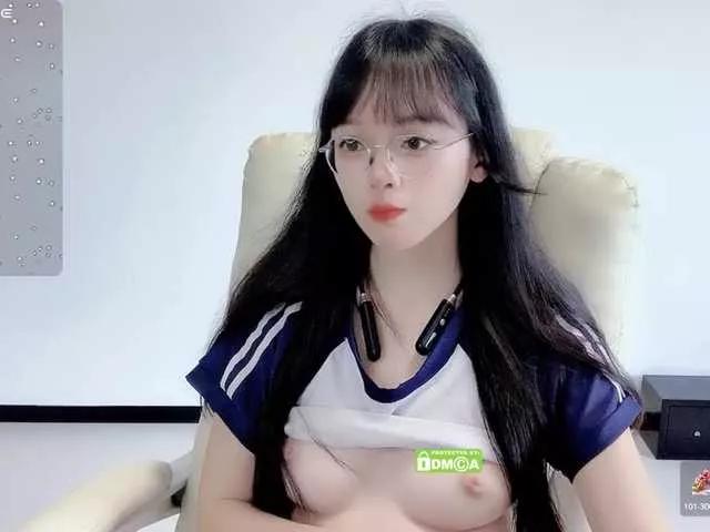 YRyueer on BongaCams 