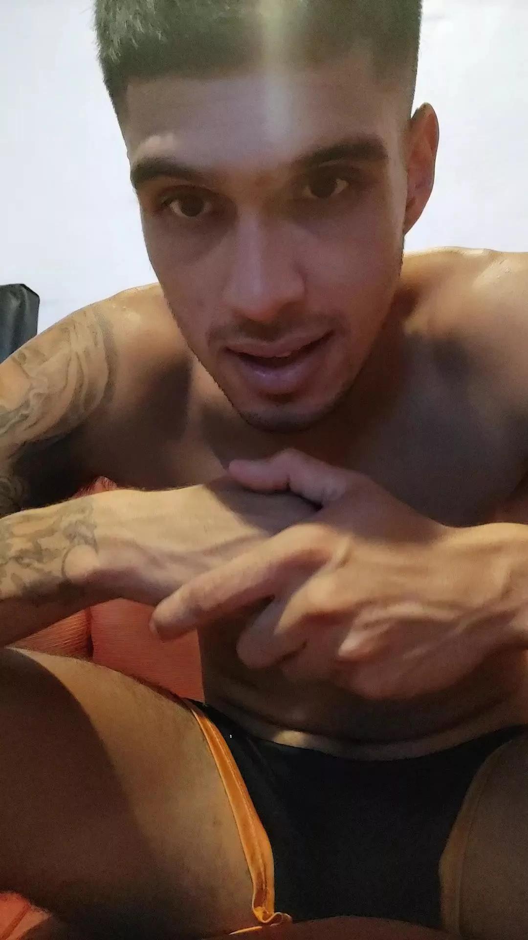 27431axel on Cam4 