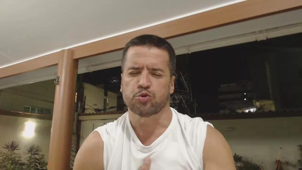 _TOP__MARRENTO on Cam4 