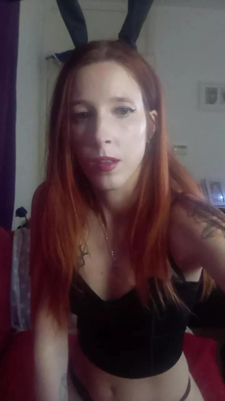 Alicia_charmed on Cam4 