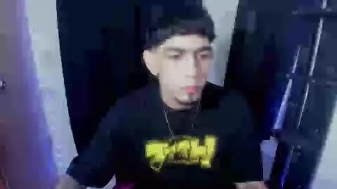 Angelhugedick23 on Cam4 