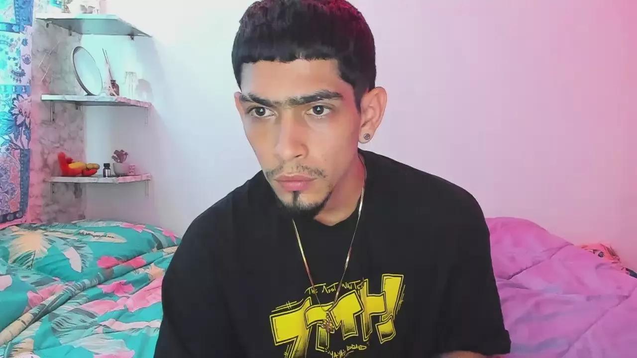 Angelhugedick23 on Cam4 