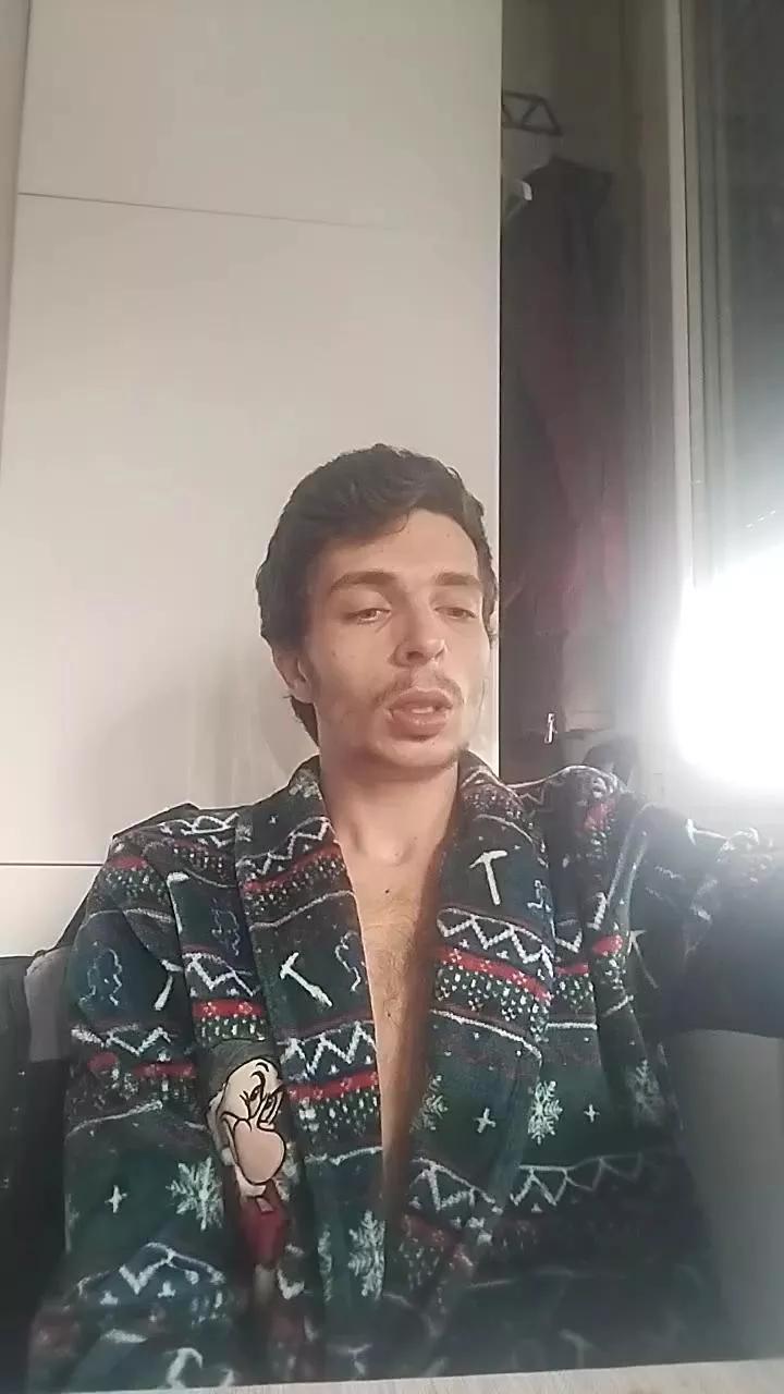 Calorcito24 on Cam4 