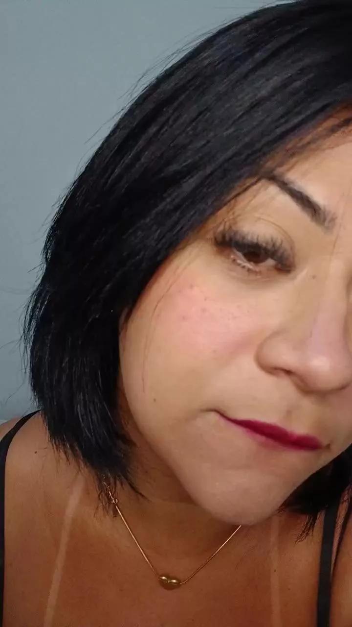 CarolGomes01 on Cam4 
