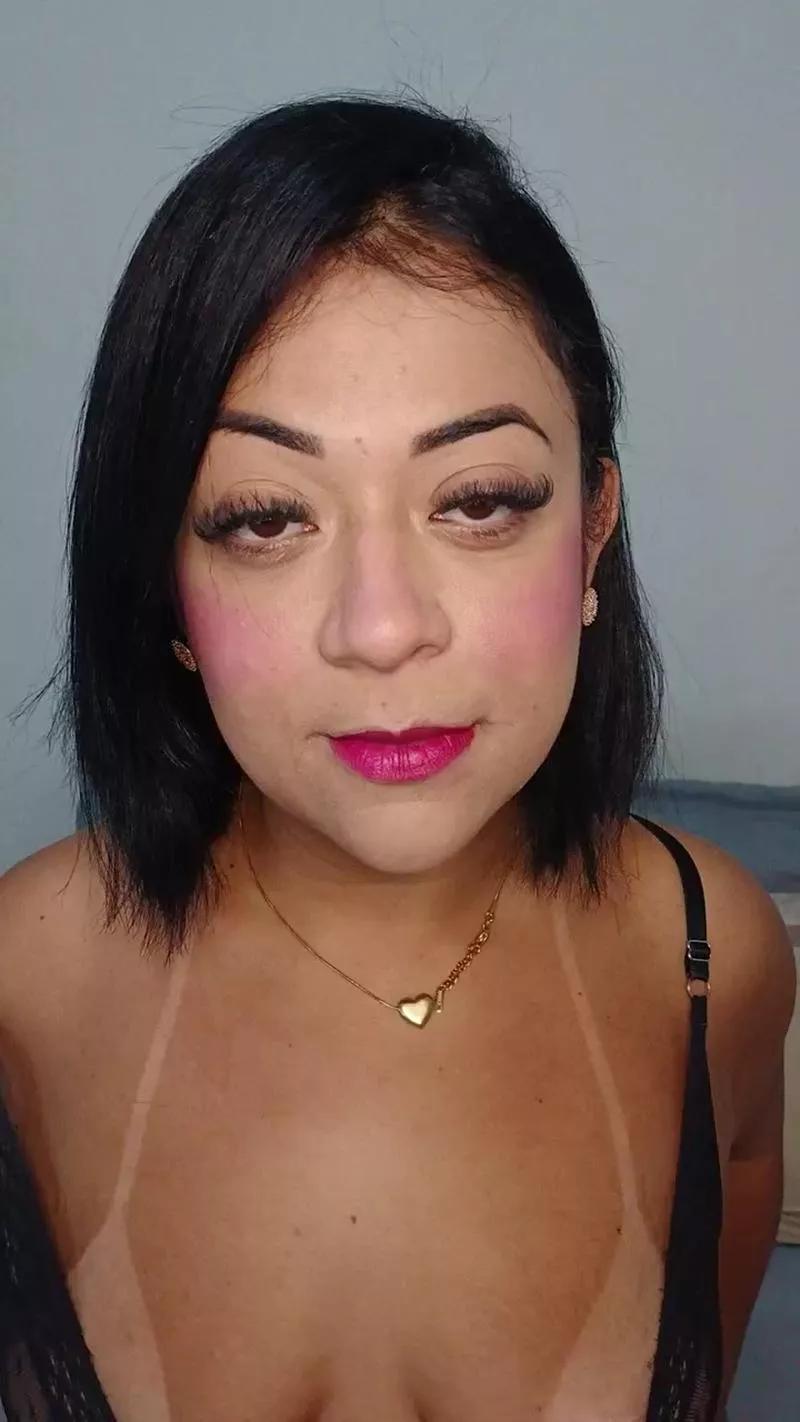 CarolGomes01 on Cam4 