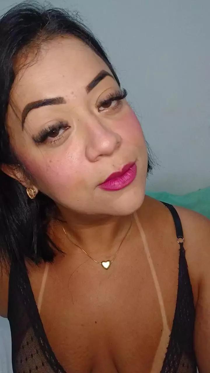 CarolGomes01 on Cam4 