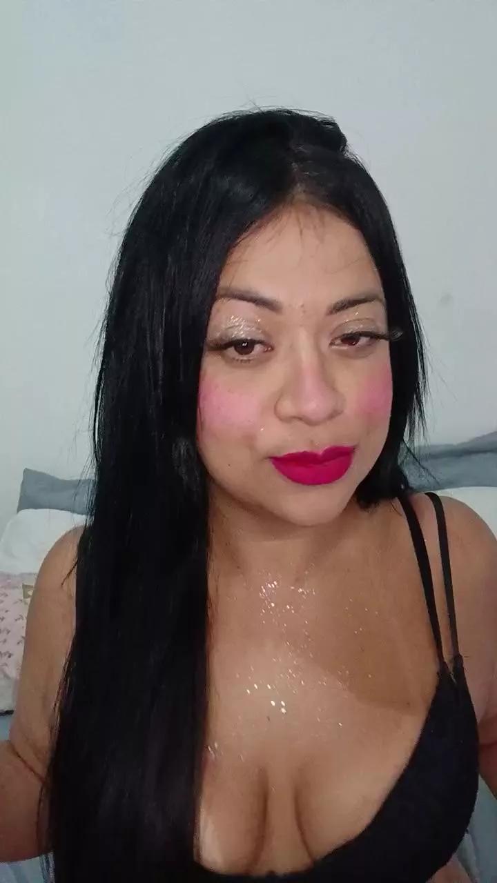 CarolGomes01 on Cam4 