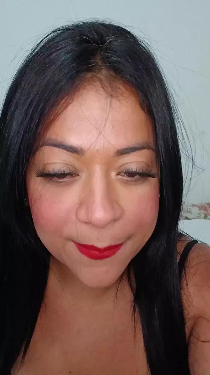 CarolGomes01 on Cam4 