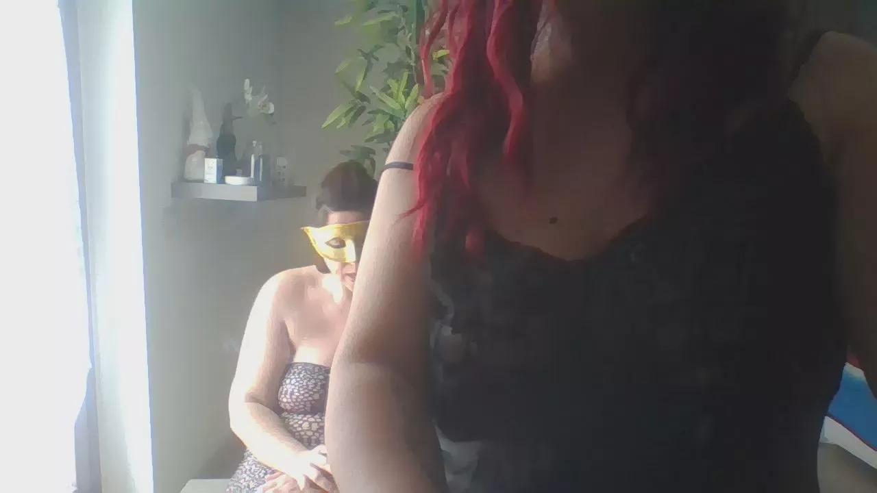 Carolyne2023 on Cam4 