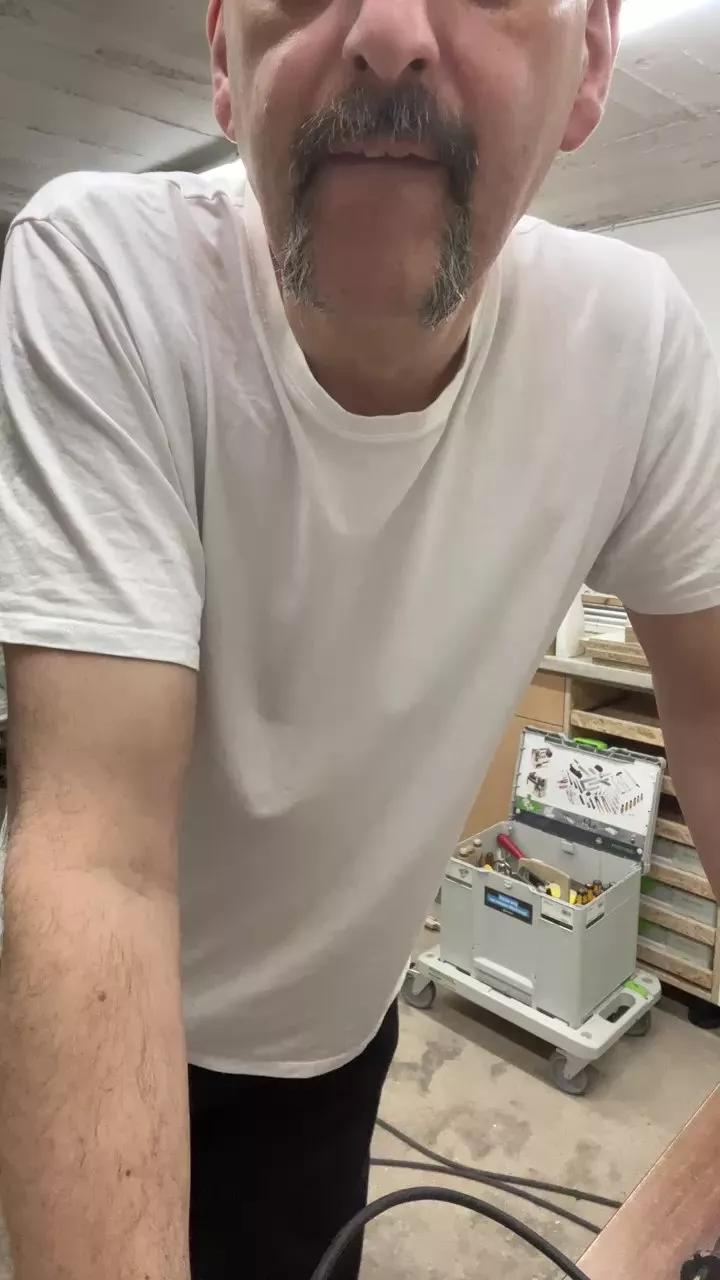 Carpenter_x on Cam4 