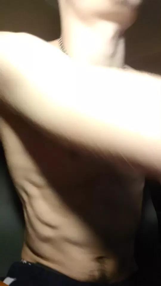 chavalgym21 on Cam4 