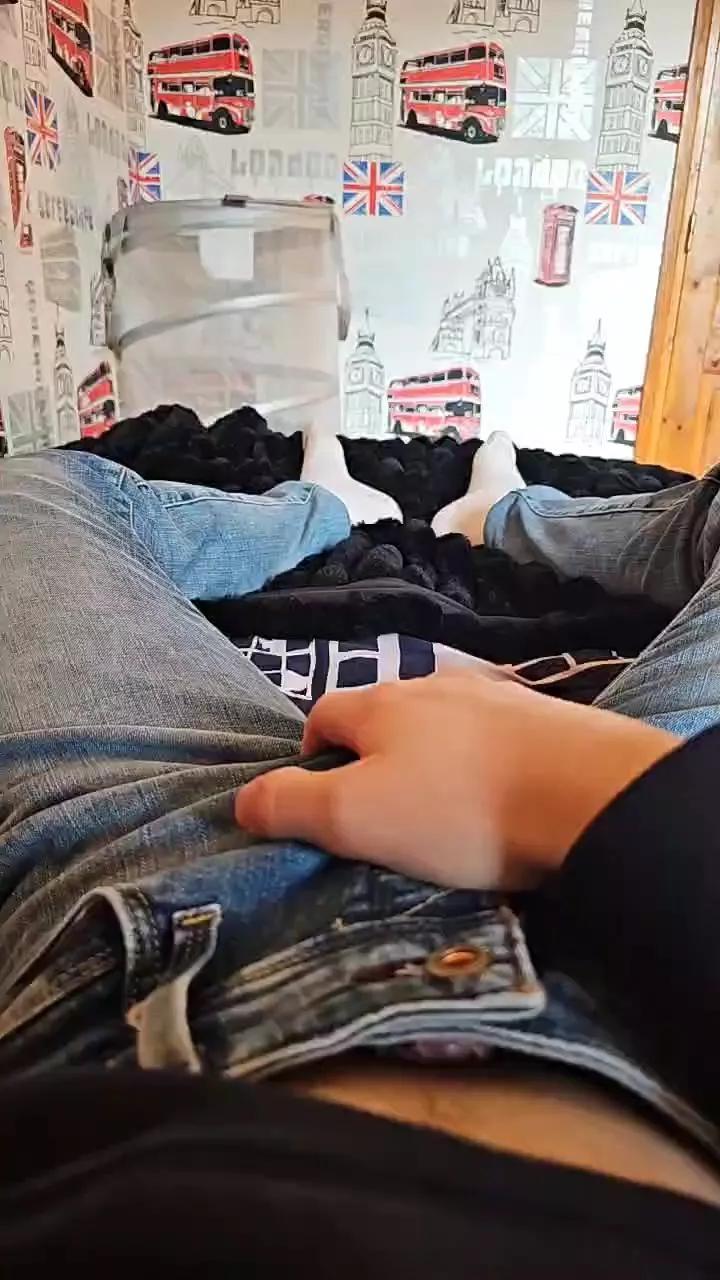 Crispi09 on Cam4 