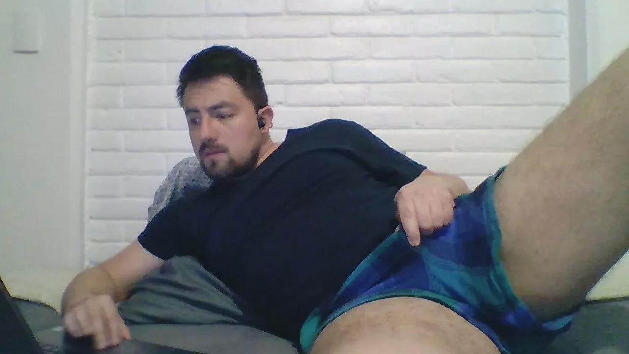crisstallio on Cam4 