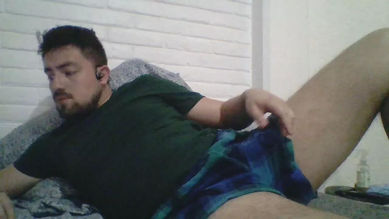 crisstallio on Cam4 